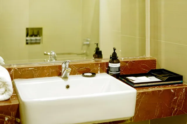 جناح جونيور، Grand Arabia Hotel 4/5