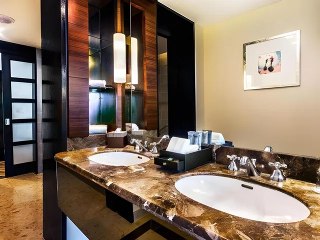 Premium, Suite, King Bed, Sea Front، Thistle Port Dickson 2/3
