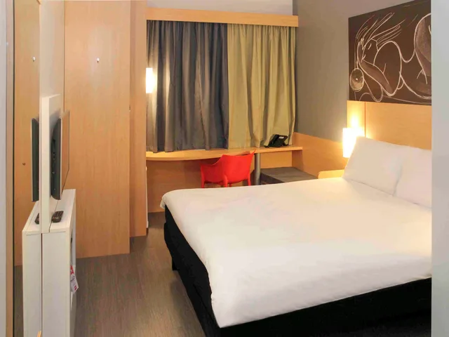 Standard, Double Bed, Ibis Jatai Hotel 3/8