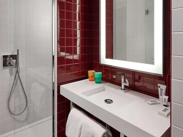 Mama, Medium, Twin Beds، Mama Shelter Luxembourg 5/7