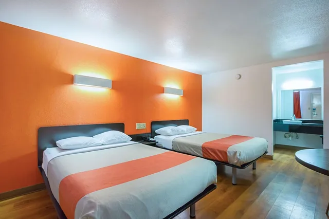 غرفة قياسية بسريرين مزدوجين، Motel6 Round Rock, TX 3/4