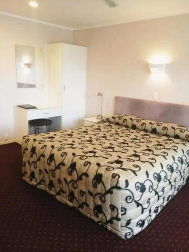 غرفة ديلوكس بسرير كوين بغرفة نوم واحدة بجاكوزي، Manukau Motor Lodge 3/3