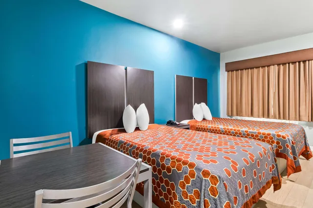 غرفة رباعية، Econo Lodge Inn & Suites Channelview - Houston East 2/3
