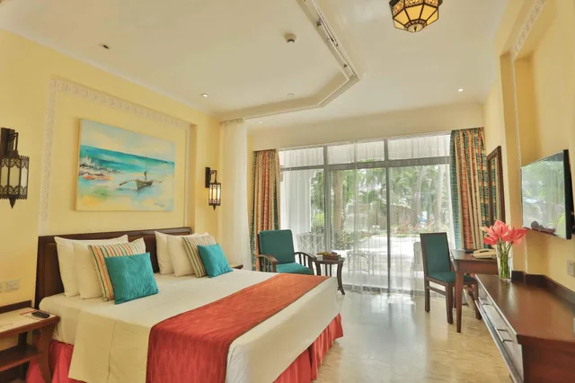 Pool Facing Room، Sarova Whitesands Beach Resort and Spa 1/4