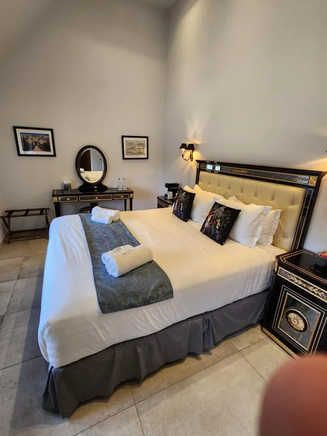 House, Double or Twin Bed، Weston Manor 7/10