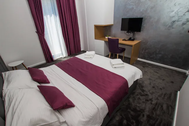 غرفة بسرير مزدوج بإطلالة على الحديقة، Hotel Alkima 1/4