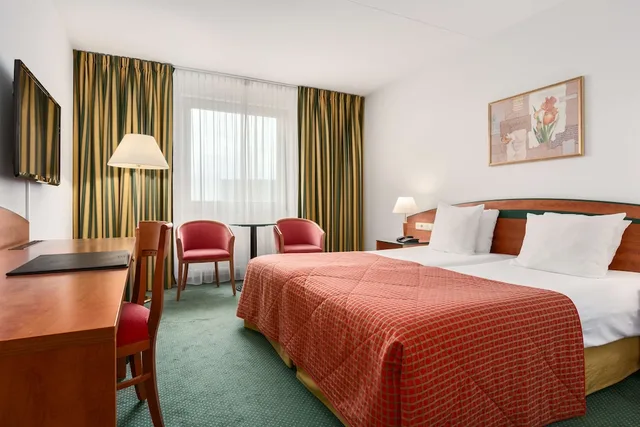 غرفة قياسية بسرير مزدوج، NH Maastricht Hotel 2/4