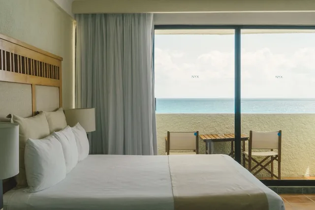 غرفة جونيور بسرير كينج، Hotel NYX Cancun 2/6