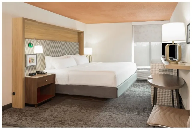 غرفة قياسية بسرير كينج، Candlewood Suites - Roanoke - Valley View, an IHG Hotel 3/6