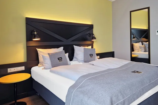 غرفة قياسية بسرير مزدوج، Holiday Inn - the niu, Fury Aschheim Messe, an IHG Hotel 3/9