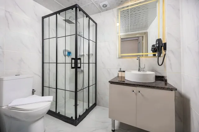 Family, 1 Single and 2 Double Beds، Peradise Hotel 9/10