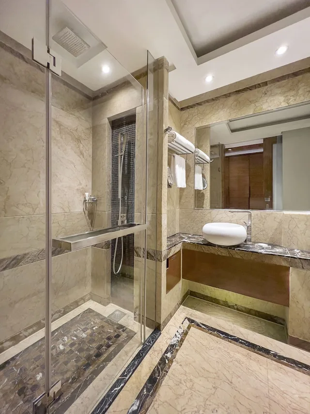غرفة سوبيريور بسرير كينج، Radisson Blu Hotel Kaushambi Delhi Ncr 3/3