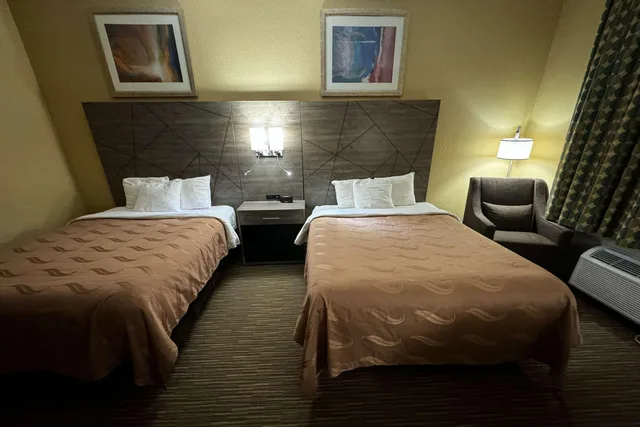 Room, 2 Queen Beds, Quality Inn Forsyth - Decatur 3/6