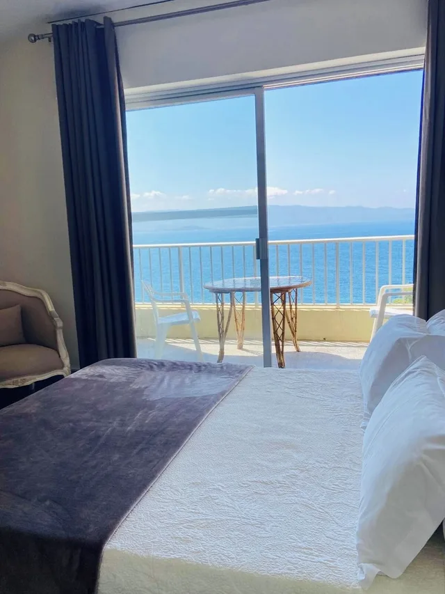 غرفة بسريرين منفصلين بإطلالة على البحر، Sun Beach Hotel 6/10