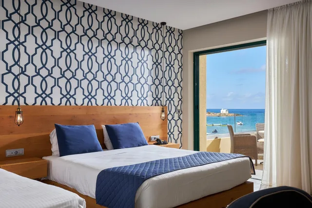 Superior, Family, Sirens Beach Hotel 8/10