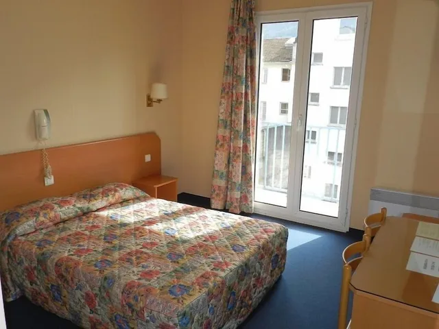 Comfort, Single, Double Bed, Gloria & Avenue Hotel 1/4