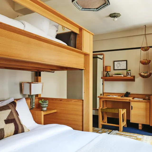 Room, Triple, Accessible, Freehand New York 2/6