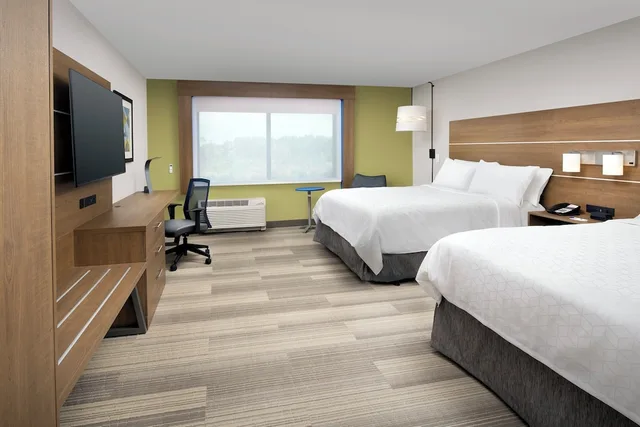 غرفة قياسية بسريرين كوين لذوي الإعاقة، HOLIDAY INN EXPRESS & SUITES NORTH BRUNSWICK 1/8