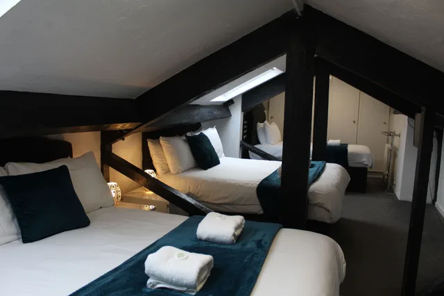 Apartment, 1 Single and 2 Double Beds, 2 Sofa، The Mitre Hotel 4/9