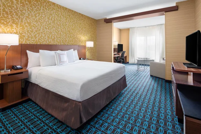 Executive, Suite, King Bed, Sofa, Fairfield Inn & Suites By Marriott Poplar Bluff 2/7