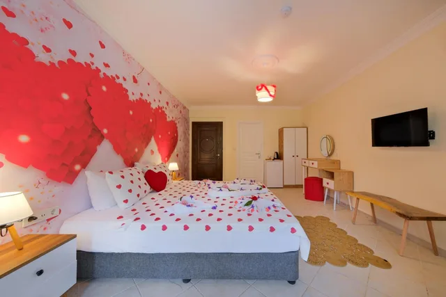 Deluxe, Double Bed, Mesa Suite Hotel 1/8