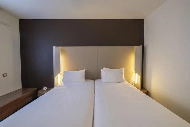 Standard, 3 Beds, Hotel Restaurant Campanile Roissy Le Mesnil-Amelot 10/10