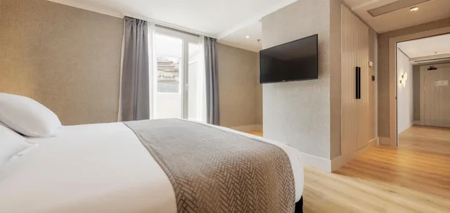 جناح جونيور بشرفة، Hotel Ilunion San Sebastian 2/3