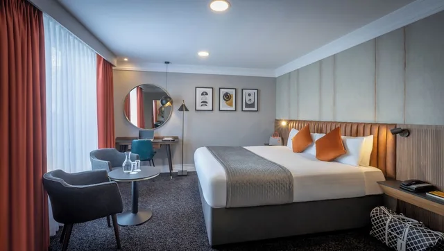 Superior, King Bed, Talbot Hotel Stillorgan 1/2