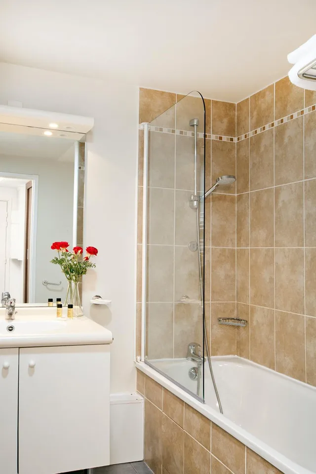 شقة بسرير كوين بغرفة نوم واحدة مع أريكة، Residhome Bures La Guyonnerie 3/6
