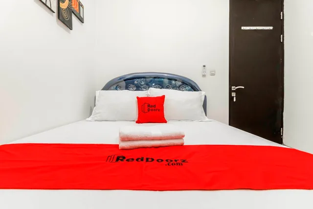 غرفة قياسية، Reddoorz Near Trisakti University 3/7