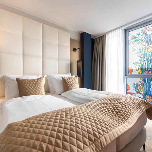 Room, Double Bed, Atrium View، Best Western Premier Royal Blue - Adult Only 2/7