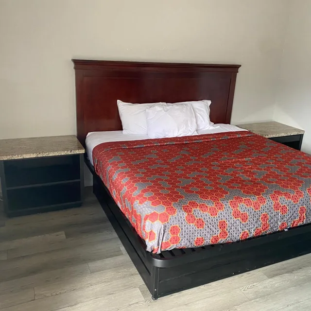 غرفة بسرير كينج، Studio Suites Extended Stay 1/2