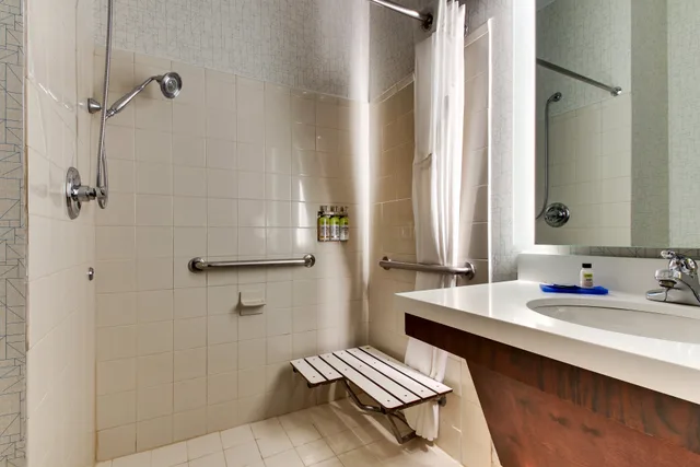 جناح بسرير كينج مع أريكة، Holiday Inn Express Atlanta Emory University Area 3/3