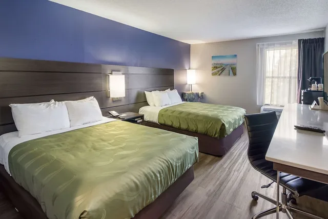 غرفة قياسية بسريرين مزدوجين، Quality Inn Near MCAS Cherry Point 1/3