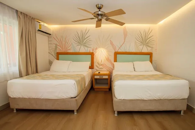 Room, 2 Double Beds, Hotel Cocoplum Beach 2/6