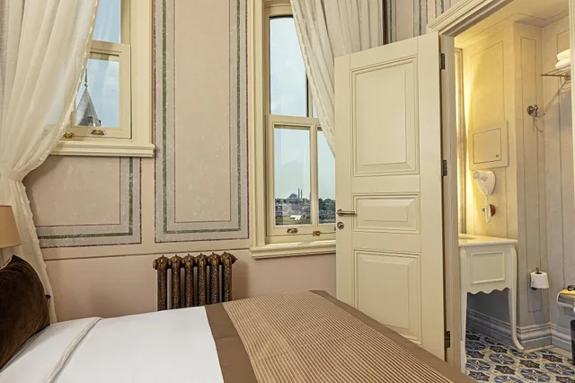 غرفة ديلوكس بسرير مزدوج، Meroddi Barnathan Hotel 7/8
