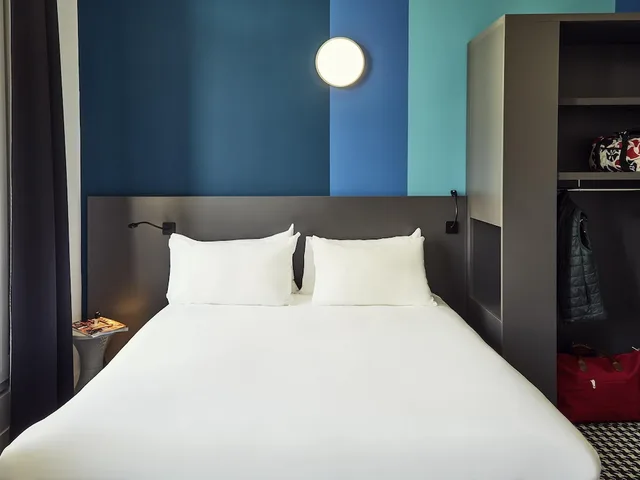 Standard, Double Bed, Ibis Styles Marseille Vieux Port 4/10