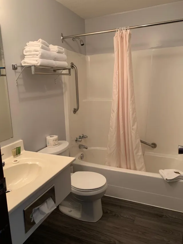 Loft, Suite، Three Valley Lake Chateau 3/3