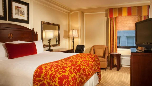غرفة بسرير كينج لذوي الإعاقة، OMNI PARKER HOUSE 1/3