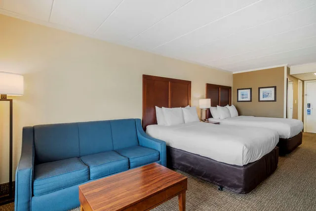Efficiency, 2 Queen Beds, Accessible، Comfort Inn Boardwalk 4/6