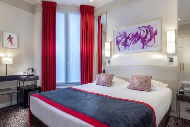 غرفة ثلاثية، Hotel Du Bois Champs-Elysees 1/1
