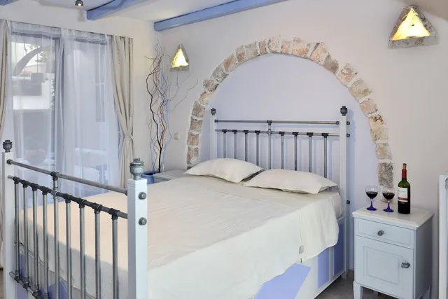 2 Bedrooms, Design, Suite, Double Bed, Sofa, Ground Floor، Santa Katerina Studios &amp; Apartments 1/2
