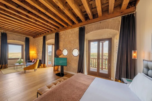 Junior Suite, Double Bed, Parlor، Aurea Convento Capuchinos 2/2