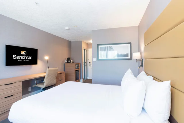 غرفة قياسية بسرير كوين، Sandman Hotel Victoria 1/4