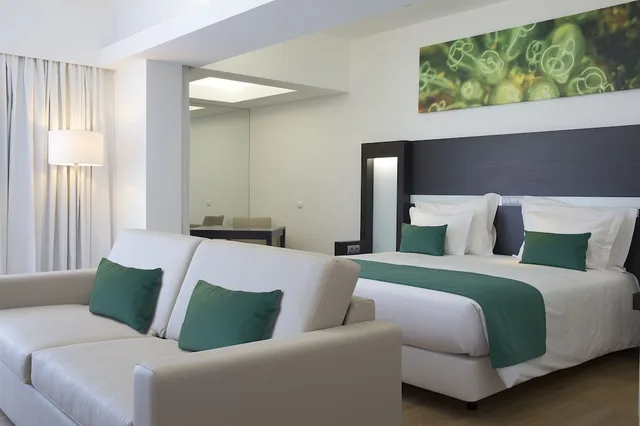 جناح جونيور بسريرين منفصلين بإطلالة على البحر بشرفة مع أريكة، Jupiter Algarve Hotel 2/7