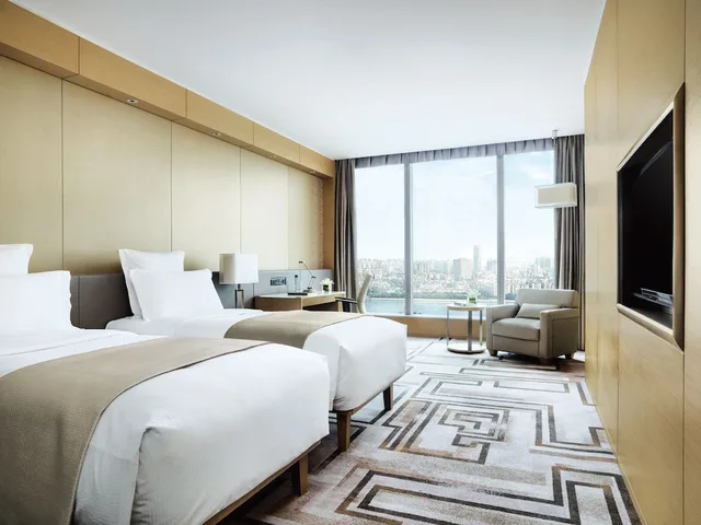 Club, Executive, Twin Beds, Langham Place Hotel Guangzhou 1/10
