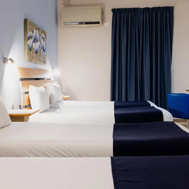 Room, Quadruple, Inland View، Xemxija Bay Hotel (ex Porto Azzurro) 5/9
