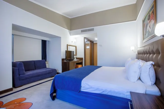 غرفة كلوب قياسية بسرير مزدوج مع أريكة، Pine Beach Hotel 1/4