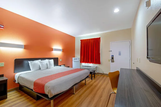 غرفة بسرير كينج للمدخنين، Motel6 Rhome, TX 8/10