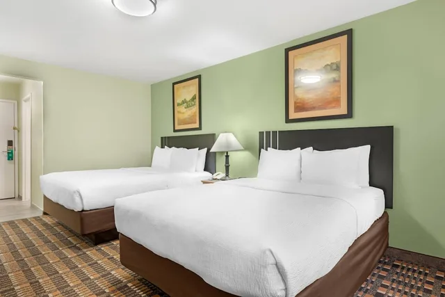 غرفة بسريرين مزدوجين لذوي الإعاقة، QUALITY INN AND SUITES PLANO EAST RICHARDSON 8/10